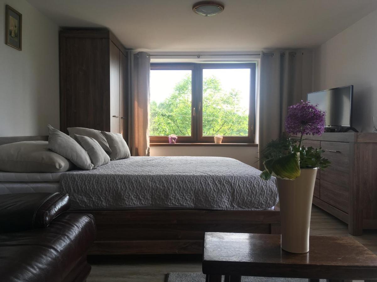 Czytelnia W Sadzie Villa Krzykawka Buitenkant foto