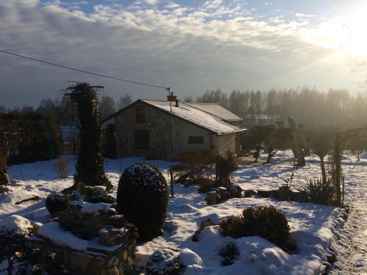 Czytelnia W Sadzie Villa Krzykawka Buitenkant foto