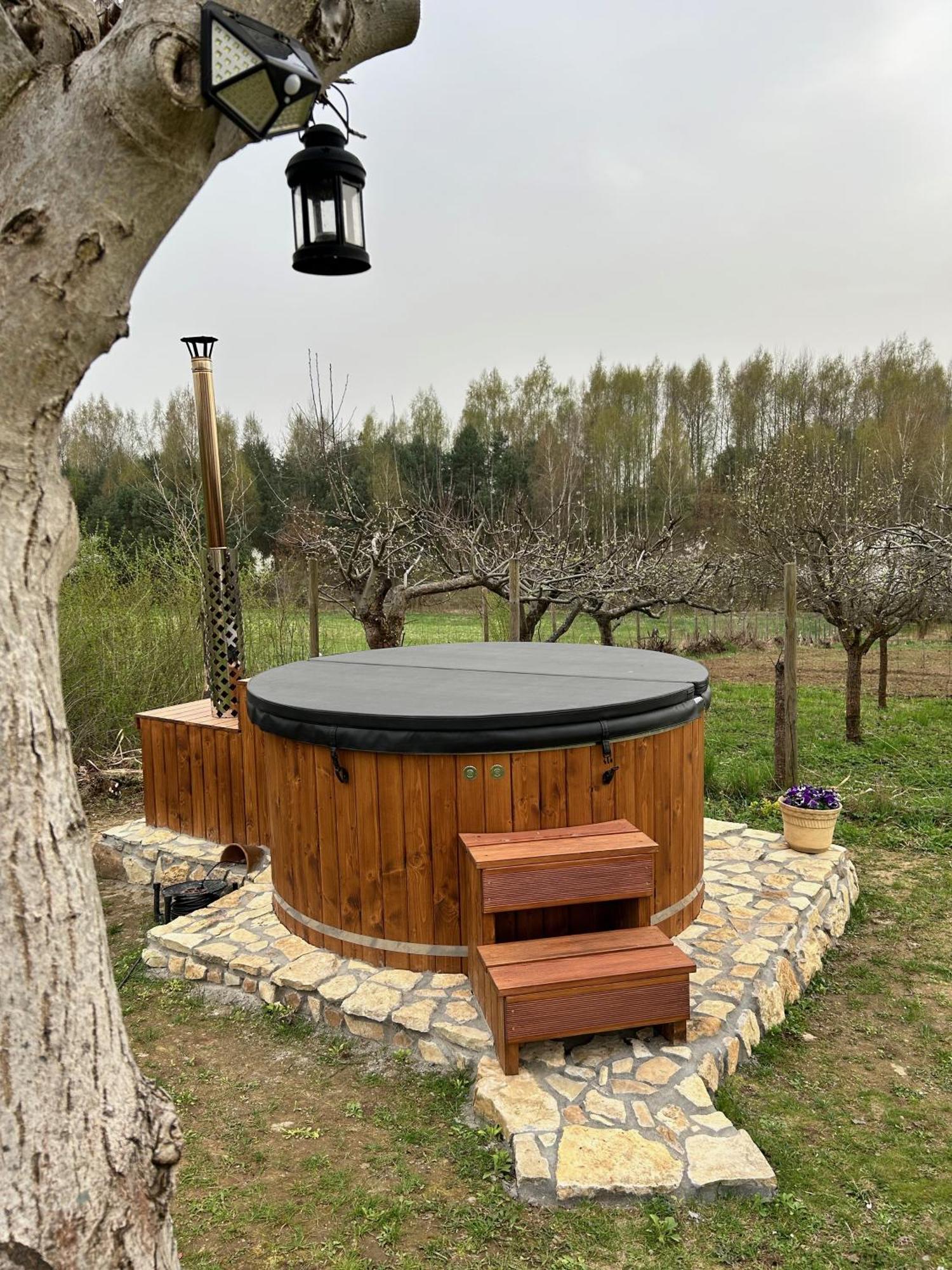 Czytelnia W Sadzie Villa Krzykawka Buitenkant foto